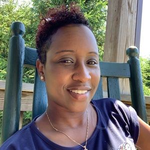 Meet your Posher, Dejuana